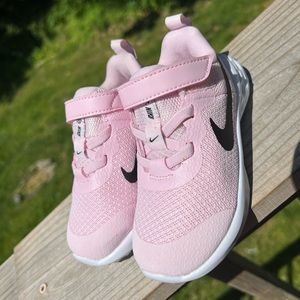 8T pink Nike Sneakers